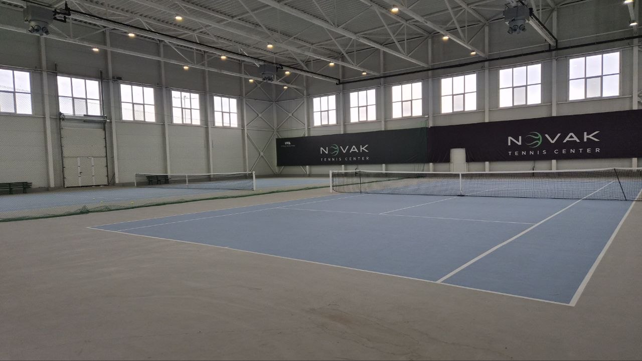 The indoor hard courts at Country Club Vranić